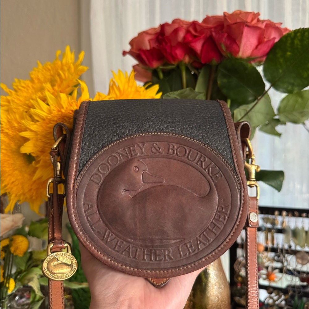Vintage Dooney & Bourke Duck Bag in Black/Brown — Amazing condition!